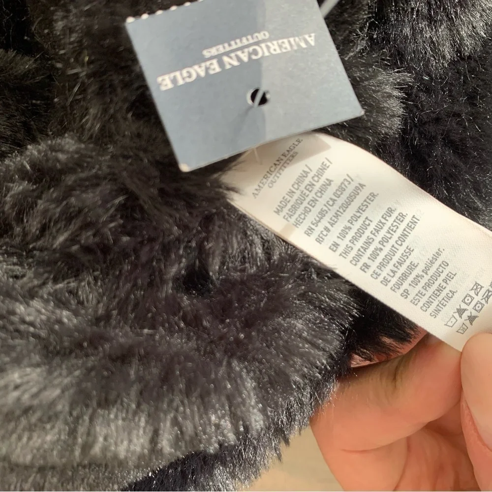 NWT American Eagle faux fur scarf black one size